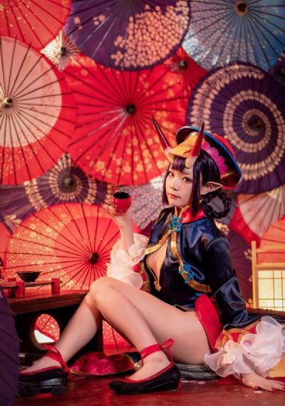 美丽的小蜜蜂4娃娃脸